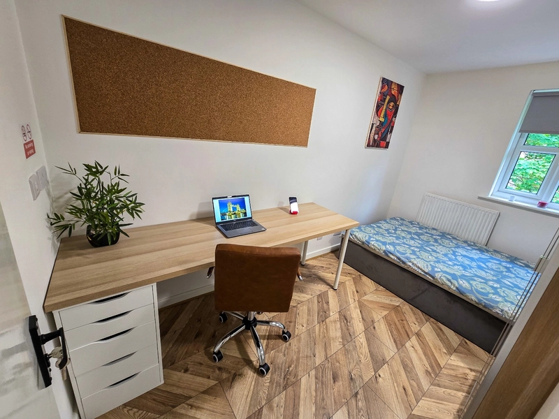Denison St, 6 Bedroom Student house - NG7 3PH - Thumbnail 2